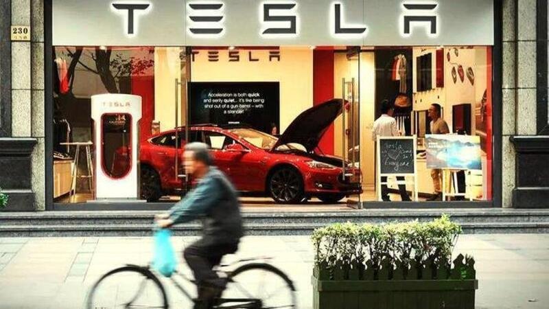Tesla vs Pinduoduo: Musk contro l&#039;app cinese di e-commerce