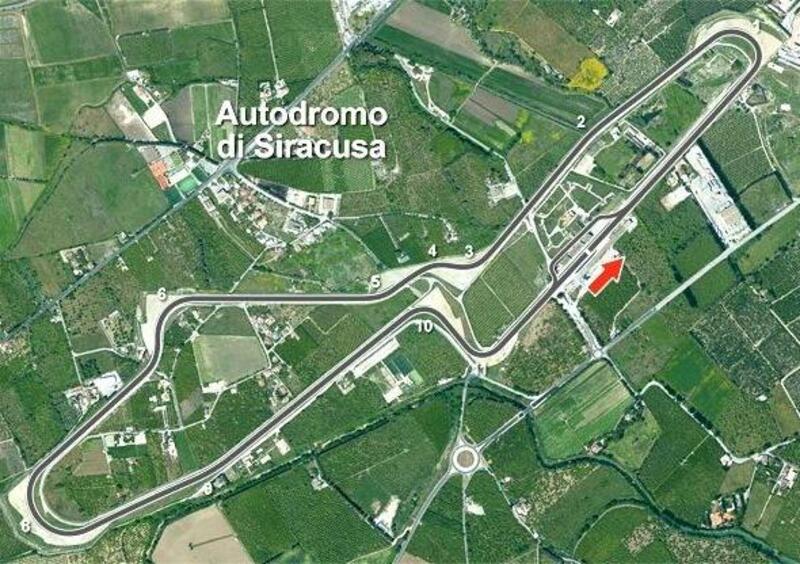 Siracusa: corse clandestine nel vecchio autodromo abbandonato 