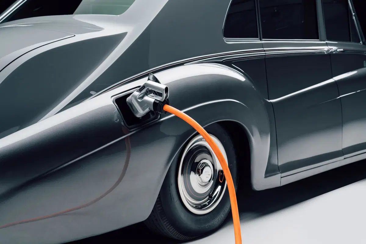 Una Rolls-Royce elettrica? Ci pensa Lunaz (9)