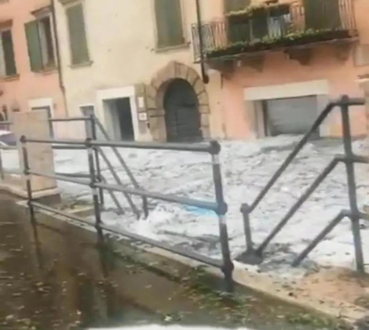 Tempesta su Verona: le immagini del violento nubifragio (8)