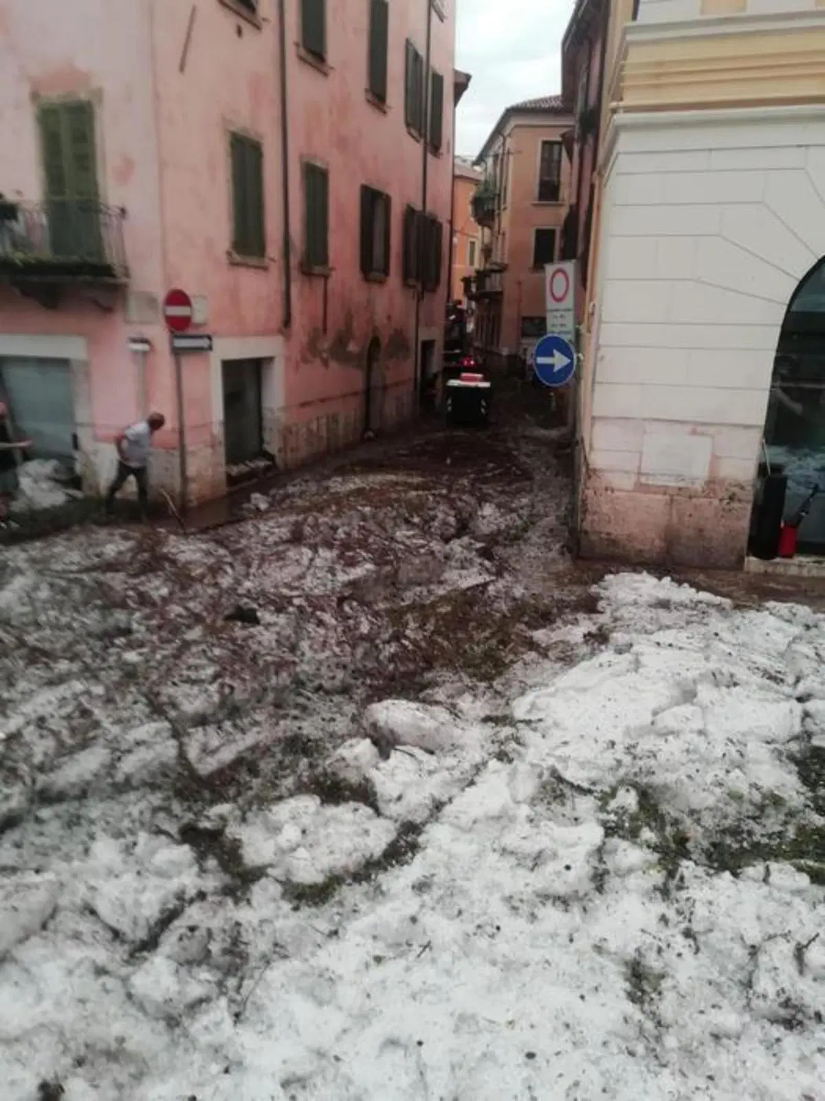Tempesta su Verona: le immagini del violento nubifragio (10)