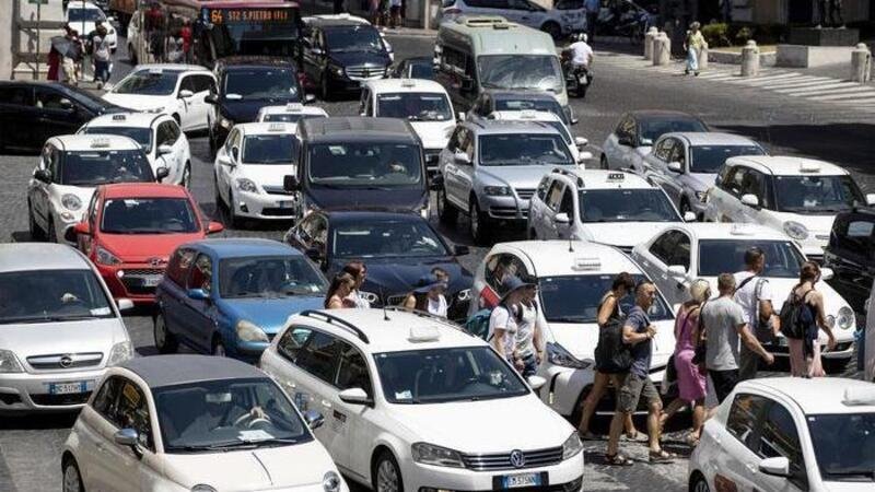 Ogni italiano passa 38 ore nel traffico