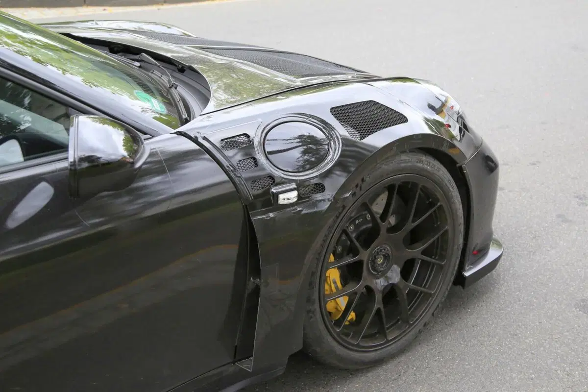 Porsche 911 GT3 RS 2021: eccola in azione in gran segreto (3)