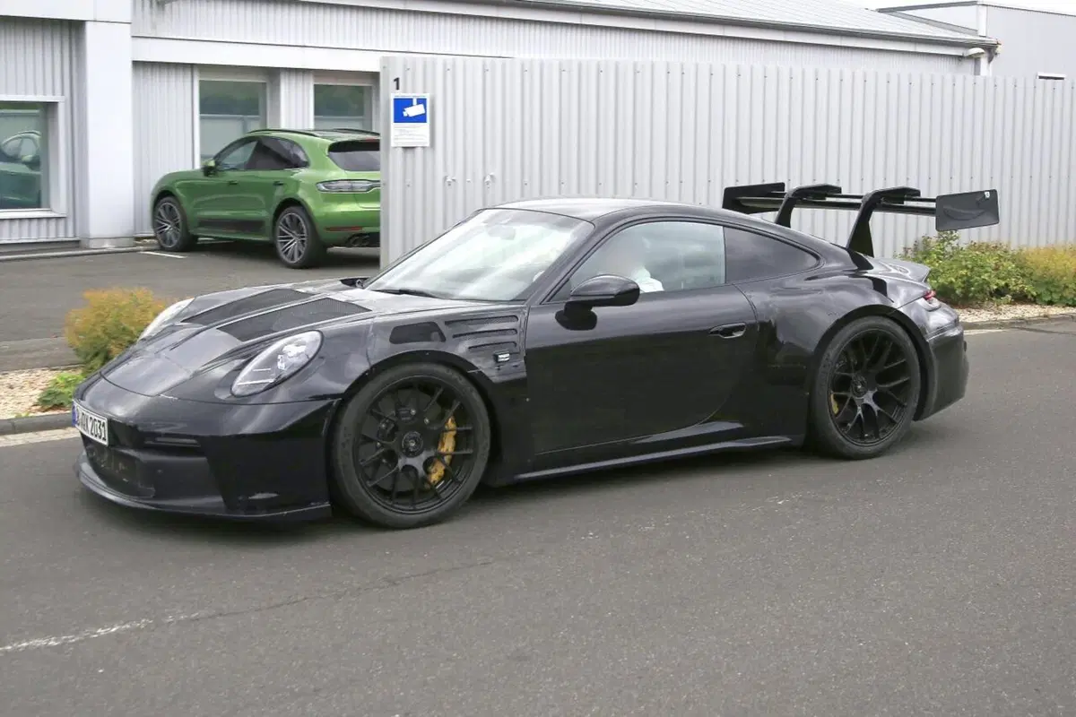 Porsche 911 GT3 RS 2021: eccola in azione in gran segreto (4)