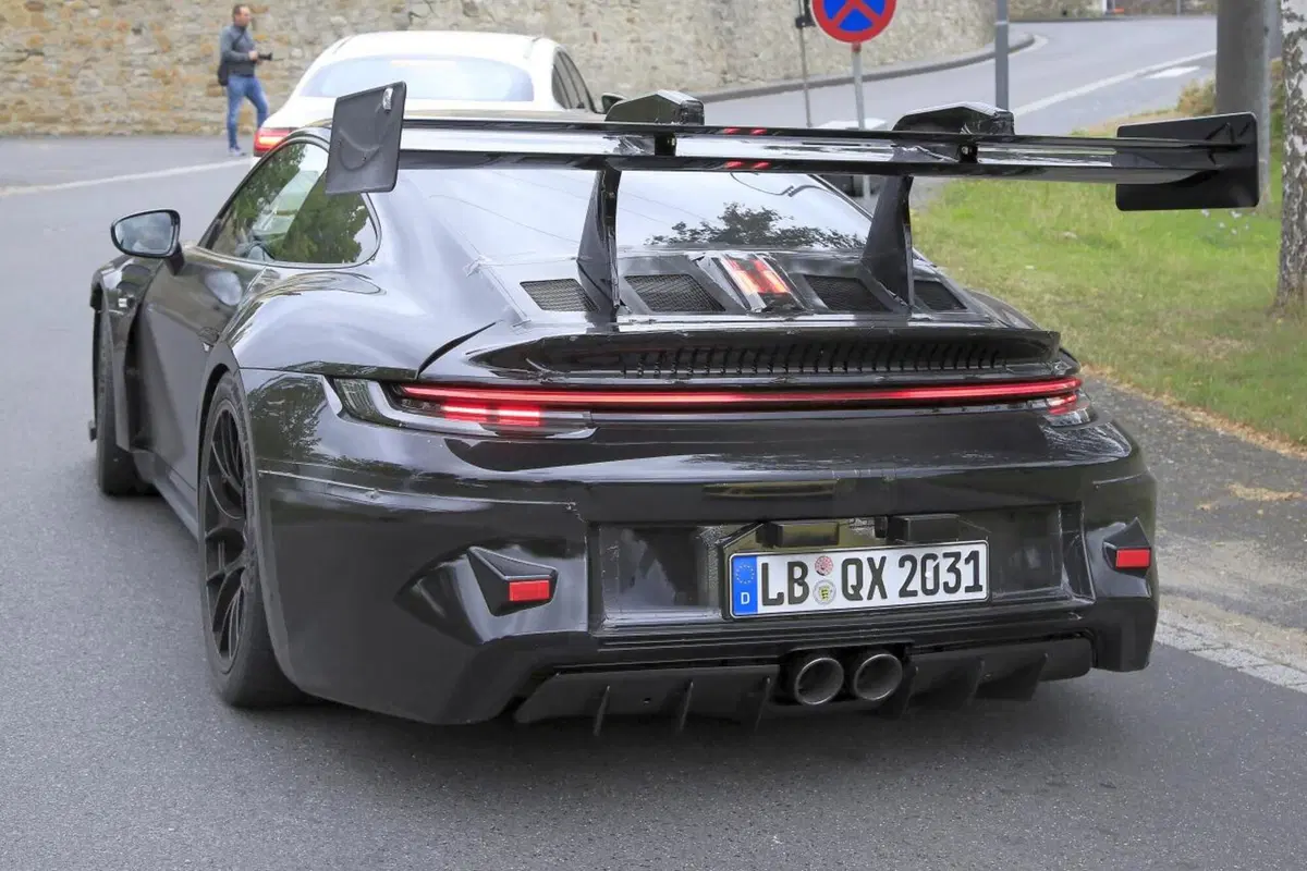 Porsche 911 GT3 RS 2021: eccola in azione in gran segreto (8)