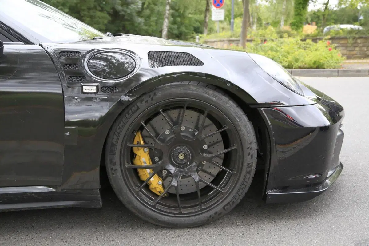 Porsche 911 GT3 RS 2021: eccola in azione in gran segreto (11)