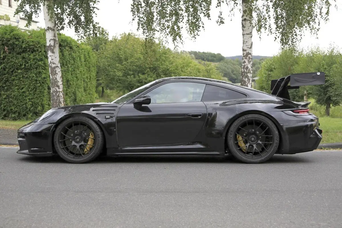 Porsche 911 GT3 RS 2021: eccola in azione in gran segreto (15)