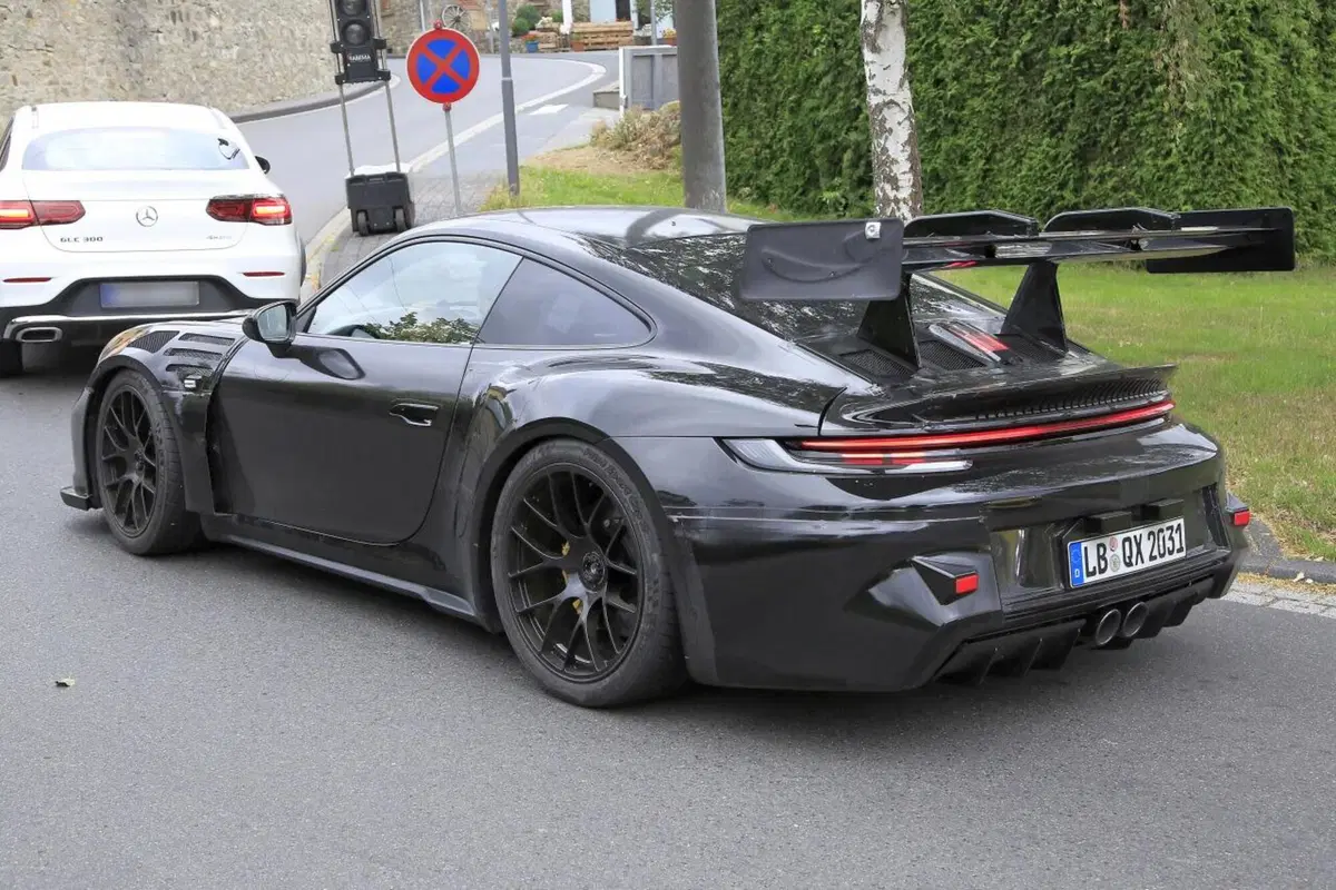 Porsche 911 GT3 RS 2021: eccola in azione in gran segreto (16)