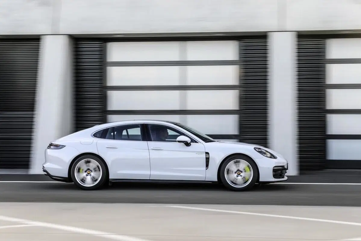 Porsche Panamera: facelift e più potenza  (2)