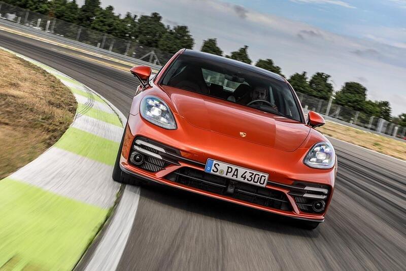 Porsche Panamera: facelift e pi&ugrave; potenza 