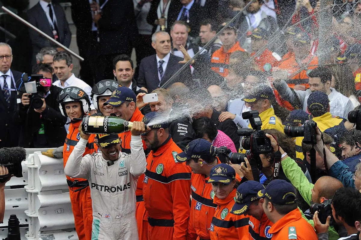 F1, Gp Montecarlo 2016: il vero rivale di Ricciardo? Lo stratega della Red Bull (33)