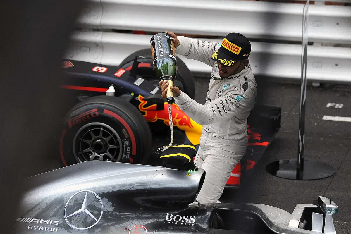 F1, Gp Montecarlo 2016: il vero rivale di Ricciardo? Lo stratega della Red Bull (36)