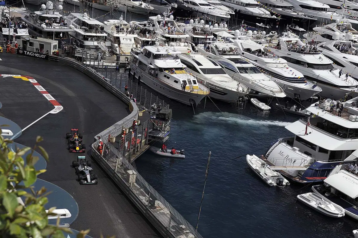 F1, Gp Montecarlo 2016: il vero rivale di Ricciardo? Lo stratega della Red Bull (41)