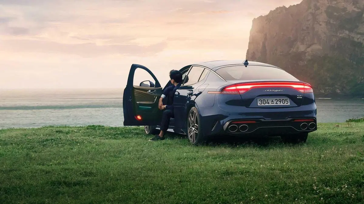 Kia Stinger: in arrivo alcuni aggiornamenti (13)