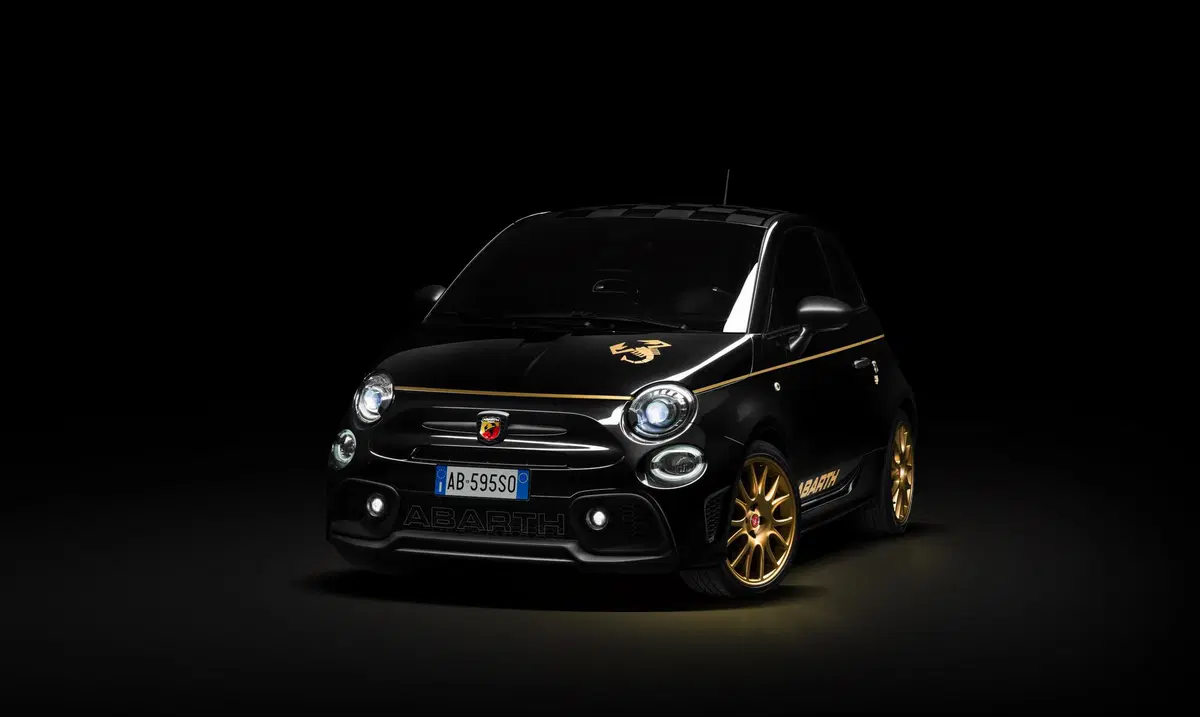 Abarth 595 Scorpioneoro, lo stile è vintage (2)