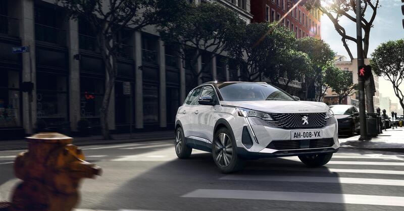 Nuova Peugeot 3008 ibrida, Restyling 2021: anche Plugin e Integrale fino a 225CV [video presentazione]