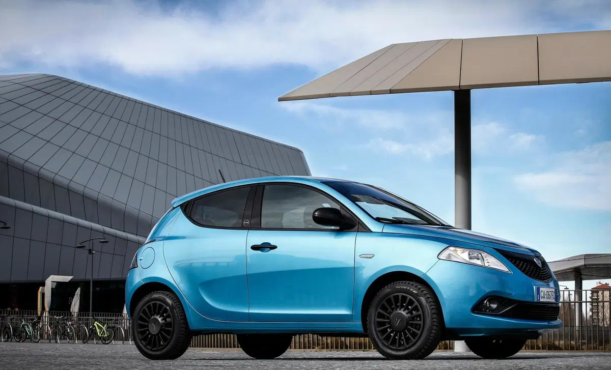 Lancia Ypsilon 1.2 69 CV 5 porte GPL Ecochic Gold (7)