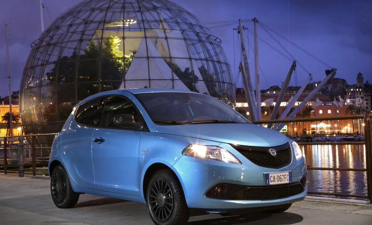 Lancia Ypsilon 1.2 69 CV 5 porte GPL Ecochic Gold (6)