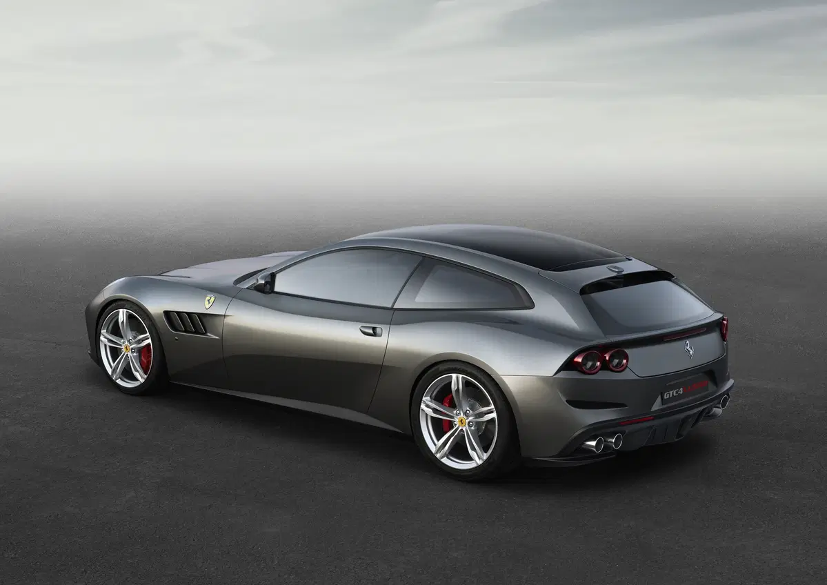 Ferrari GTC4 Lusso (4)