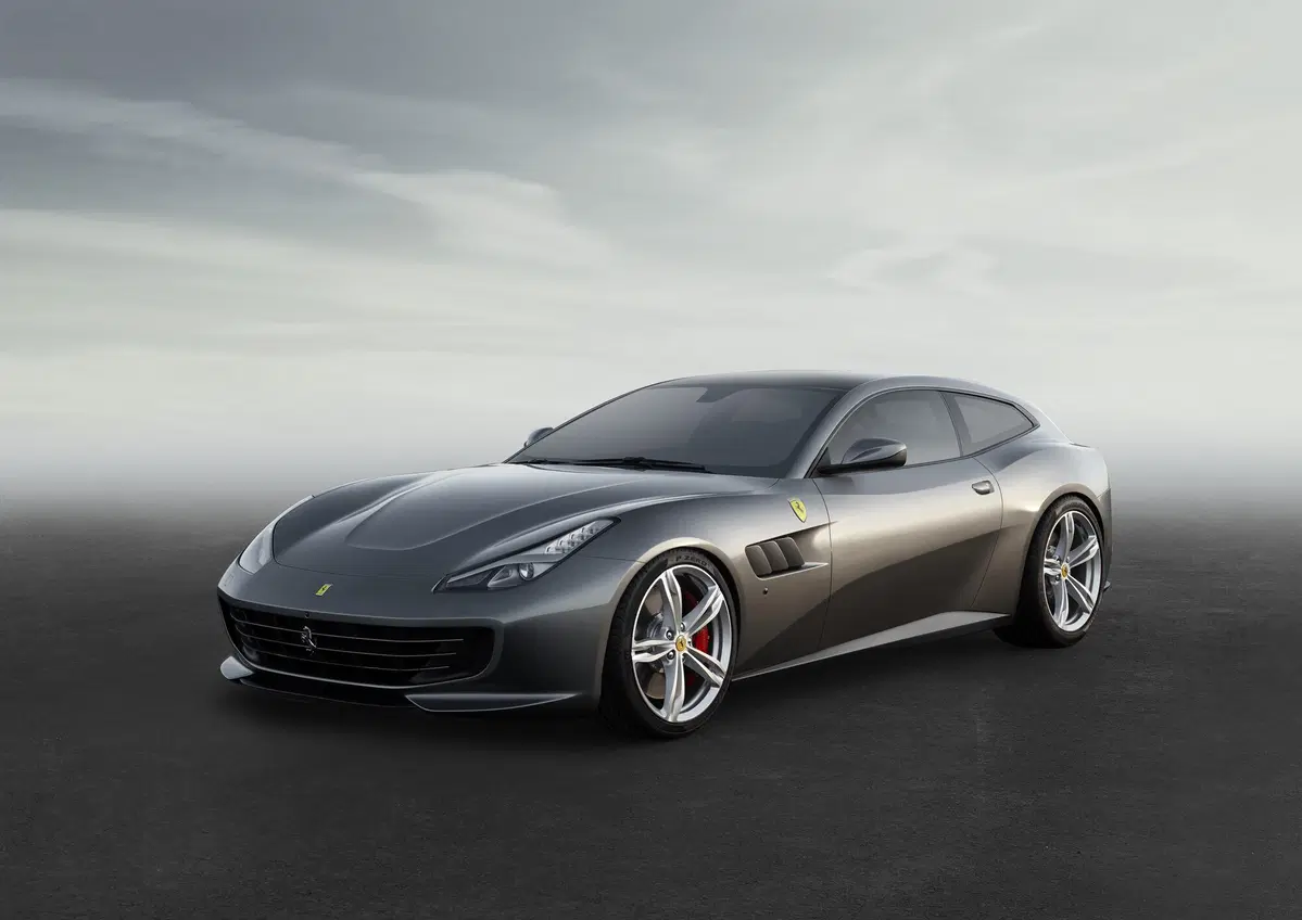 Ferrari GTC4 Lusso (8)