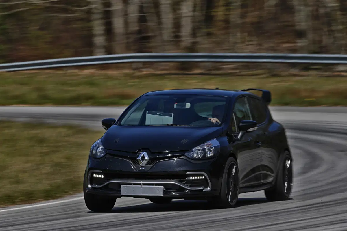 Renault Clio: svelata a Monaco la nuova R.S 16 (3)