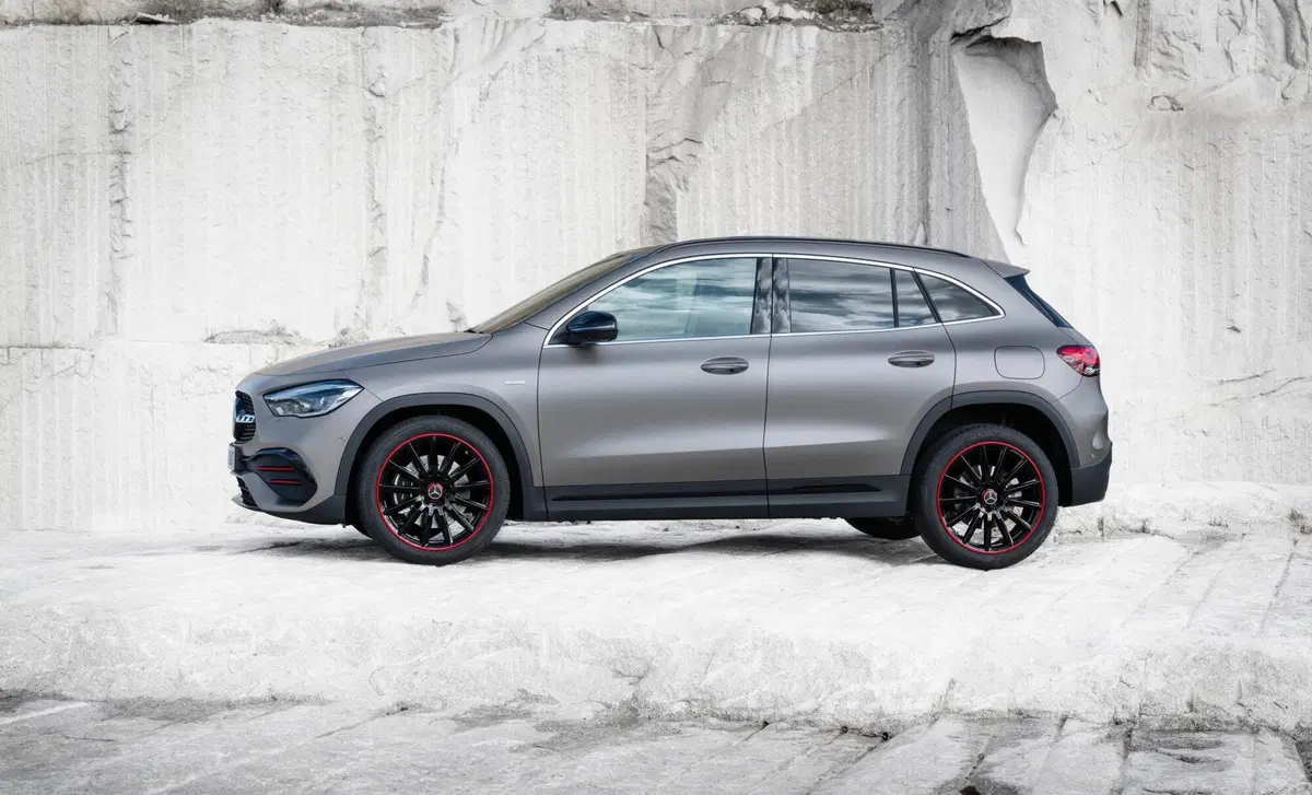 Mercedes-Benz GLA SUV 220 d Progressive Advanced 4matic auto (2)