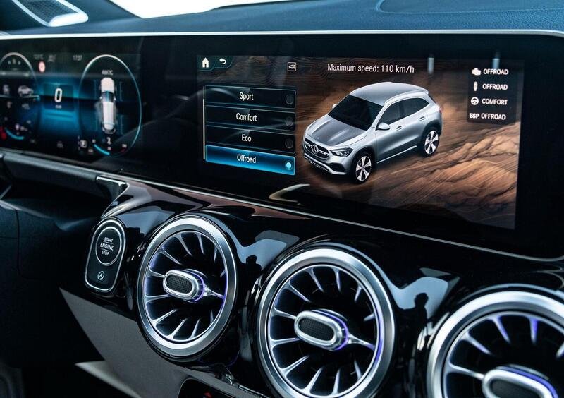 Mercedes-Benz GLA SUV (2020-->>) (13)