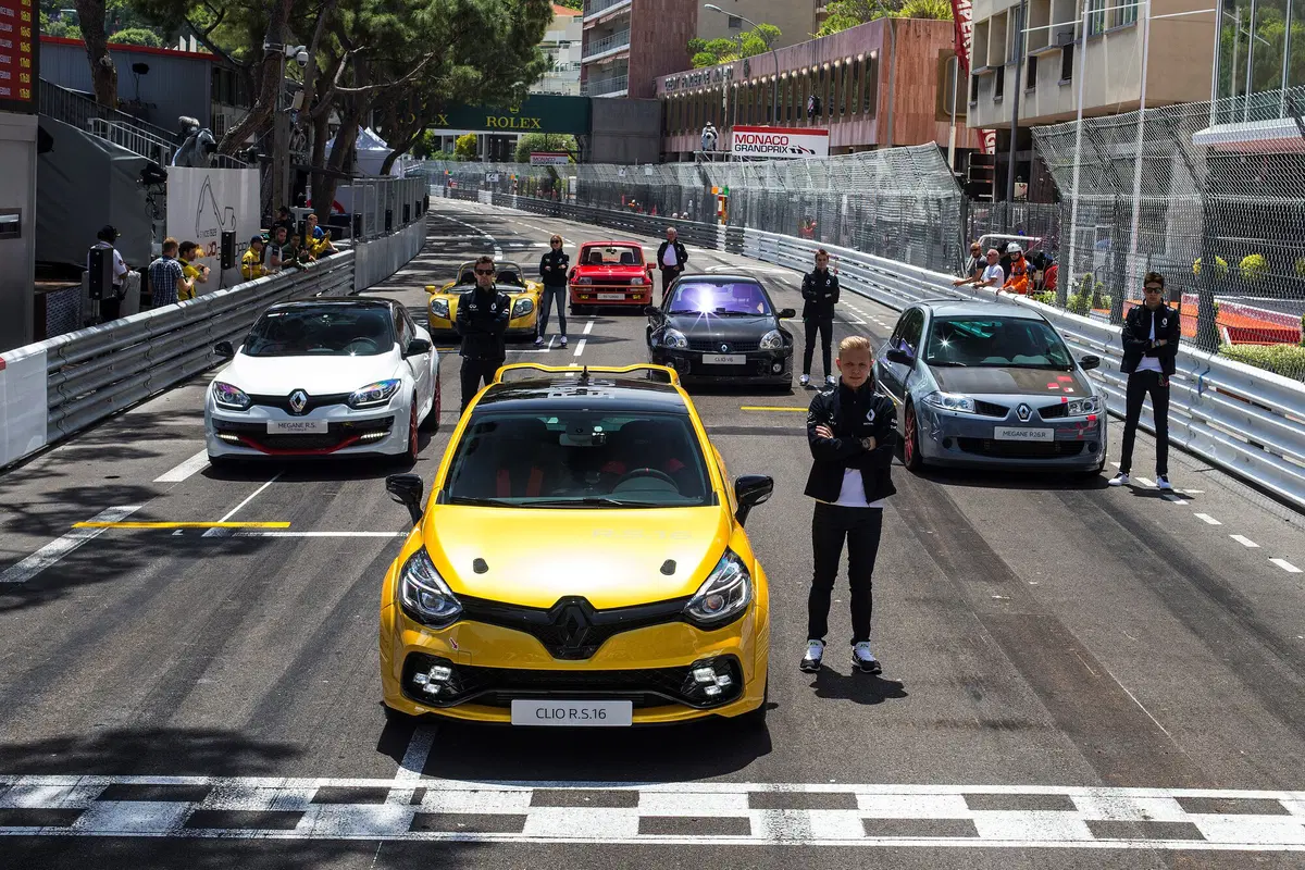 Renault Clio: svelata a Monaco la nuova R.S 16 (14)