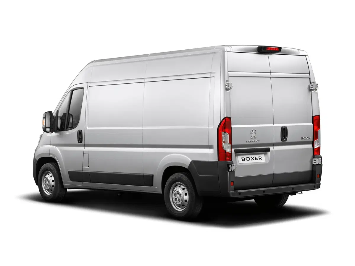 Peugeot Boxer Furgone 335 2.2 BlueHDi 140 S&S PM-TM Furgone Vetrato (3)