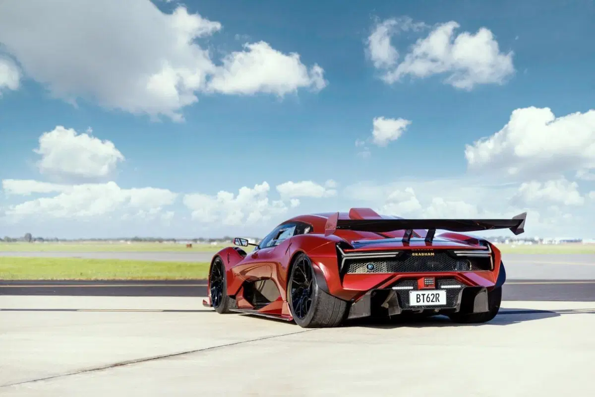 Brabham BT62R, la BT62 stradale (2)