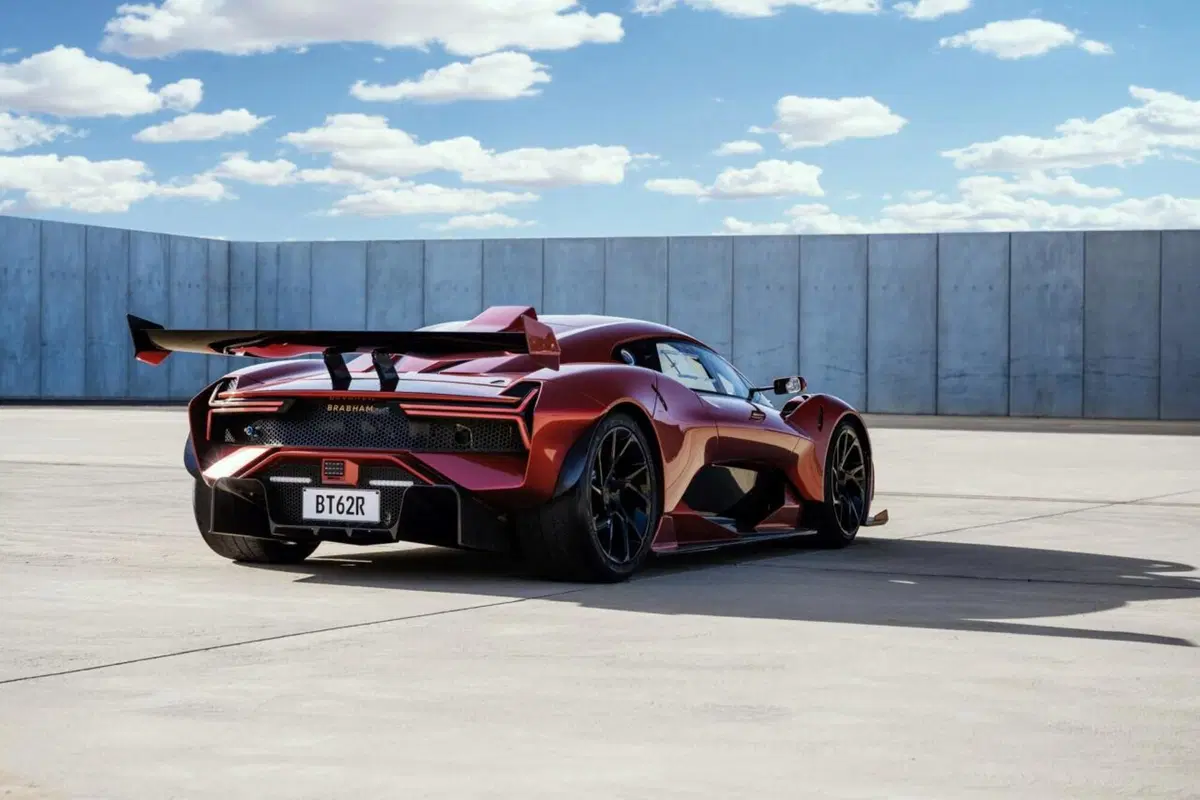 Brabham BT62R, la BT62 stradale (4)