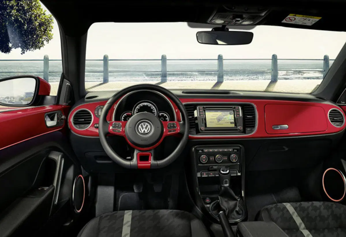 Volkswagen Maggiolino: ecco il restyling dell'icona senza tempo (2)