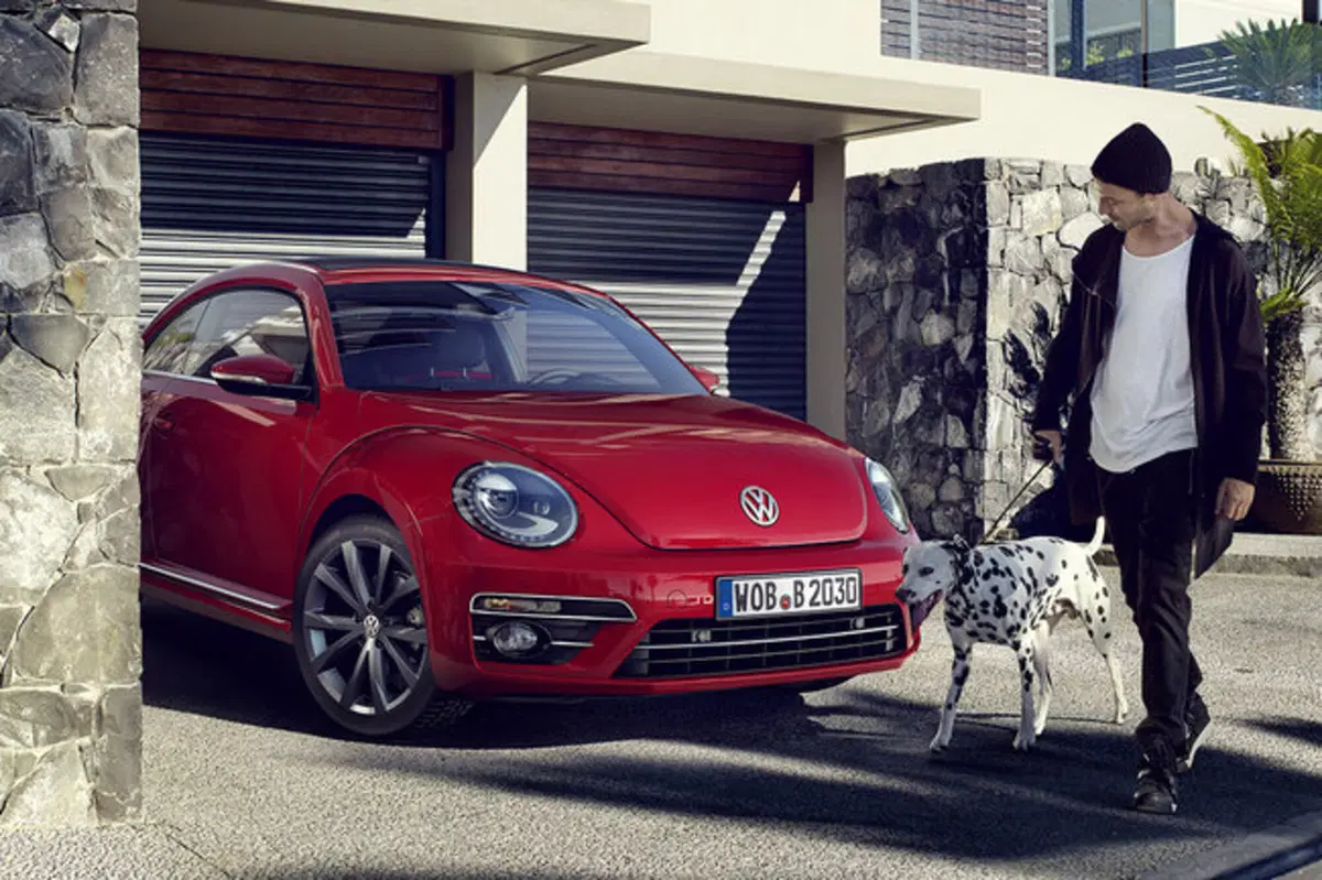 Volkswagen Maggiolino: ecco il restyling dell'icona senza tempo (3)