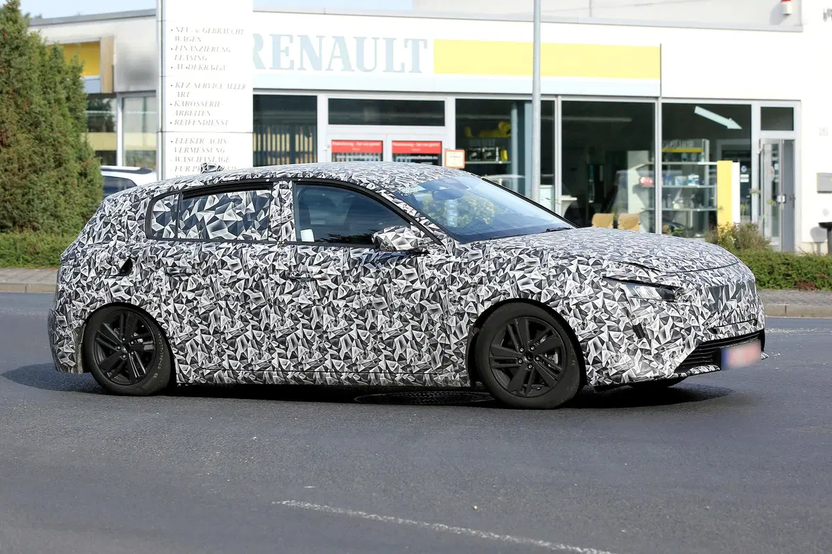 Nuova Peugeot 308, le foto spia (7)