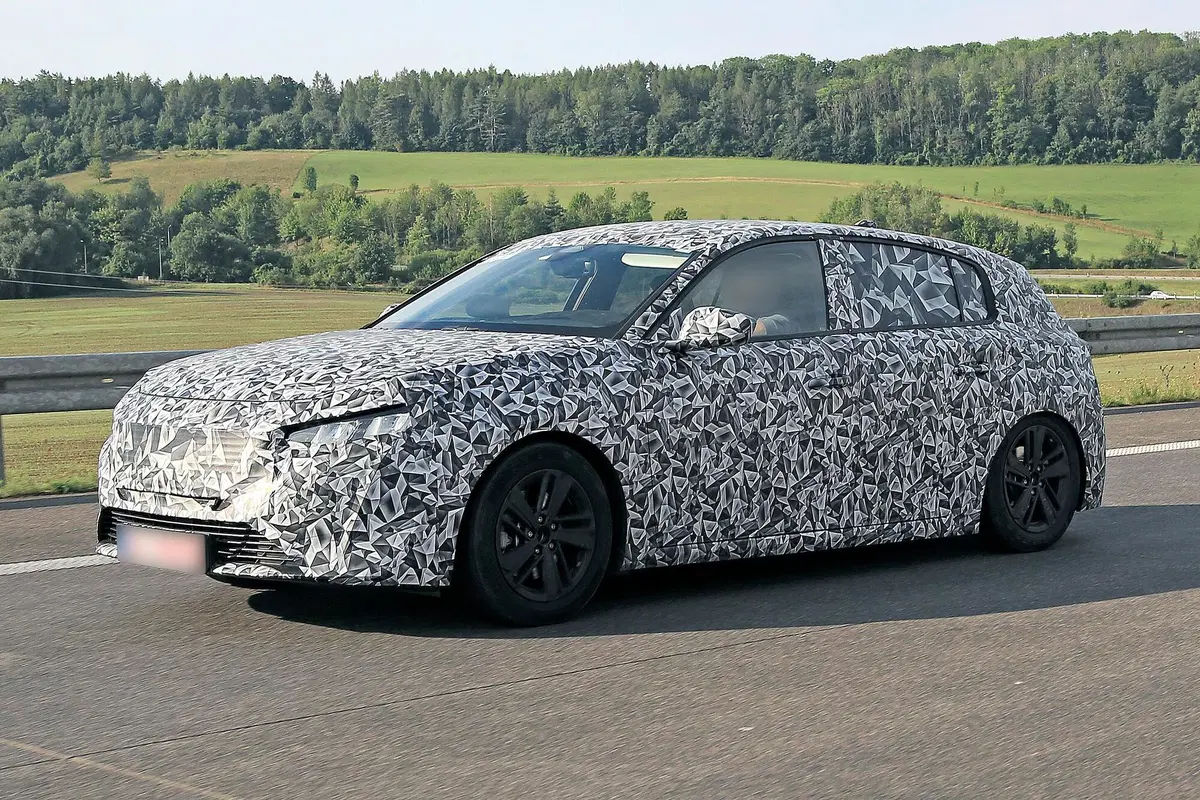 Nuova Peugeot 308, le foto spia (15)