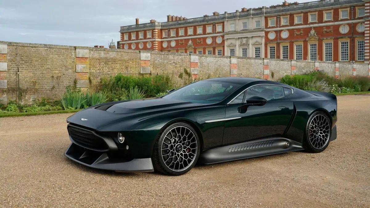 Aston Martin Victor | La ONE OFF da 836 CV in onore di Victor Gauntlett (5)
