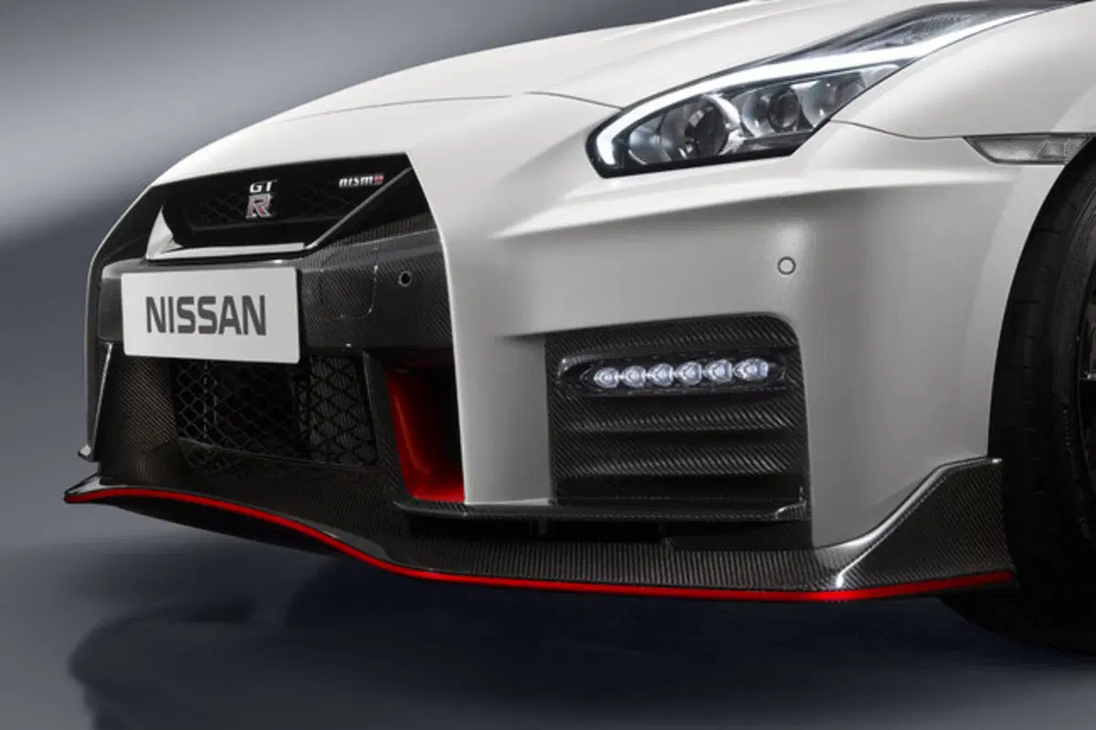 Nissan GT-R Nismo: ecco il restyling del bolide nipponico (6)