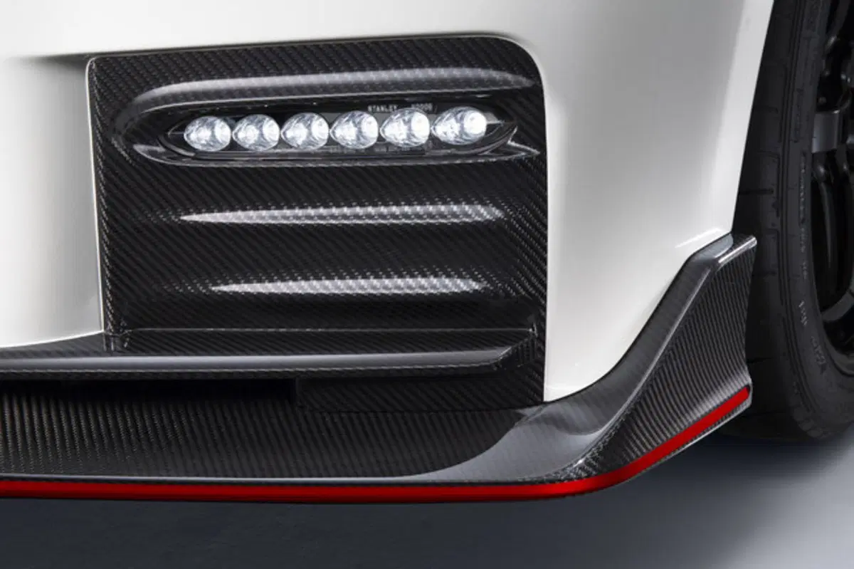 Nissan GT-R Nismo: ecco il restyling del bolide nipponico (12)
