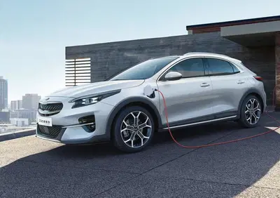 Kia xCeed plug-in Hybrid | 141 CV con 60 km alla spina...
