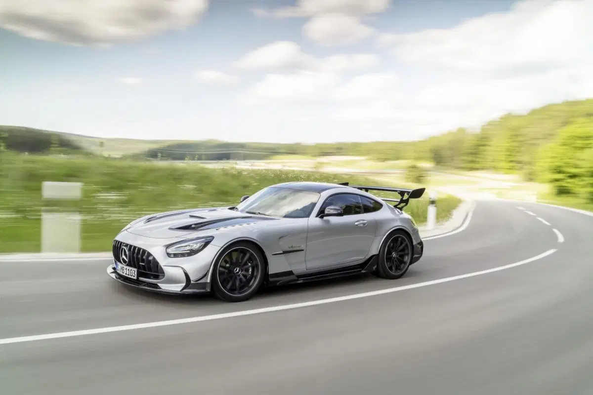 Mercedes AMG GT Black Series: costa quasi 400.000 euro ma non la puoi comprare (6)
