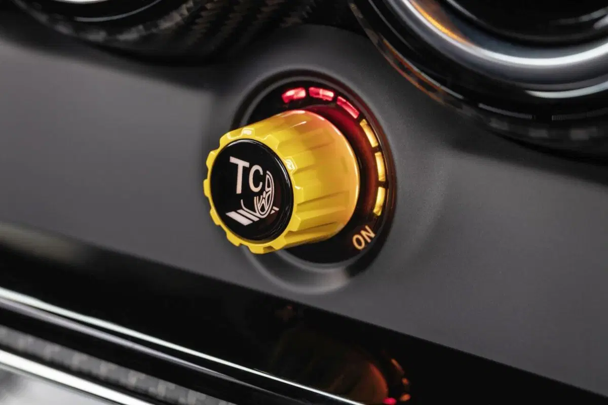 Mercedes AMG GT Black Series: costa quasi 400.000 euro ma non la puoi comprare (9)