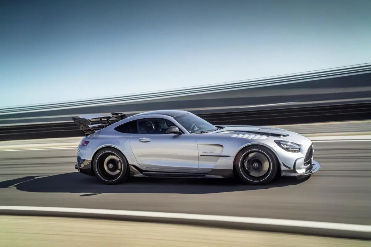 Mercedes AMG GT Black Series: costa quasi 400.000 euro ma non la puoi comprare (12)