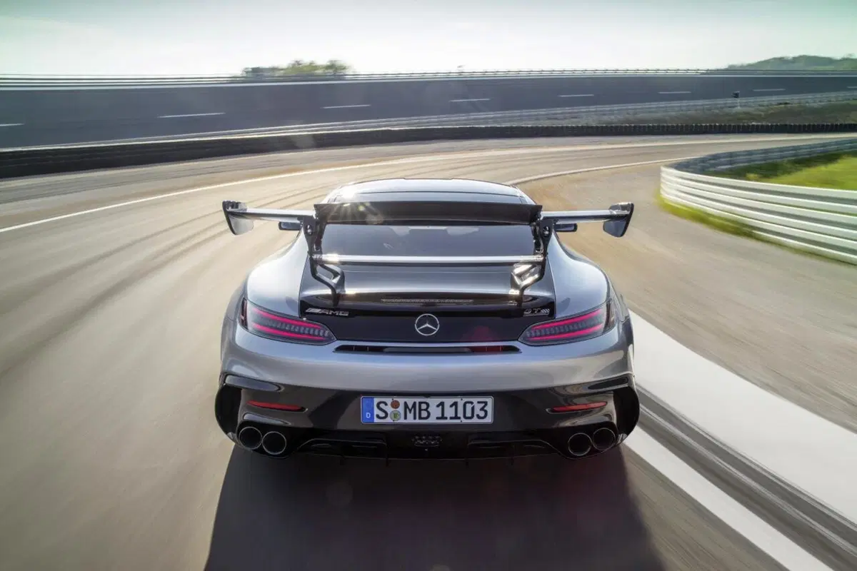 Mercedes AMG GT Black Series: costa quasi 400.000 euro ma non la puoi comprare (23)