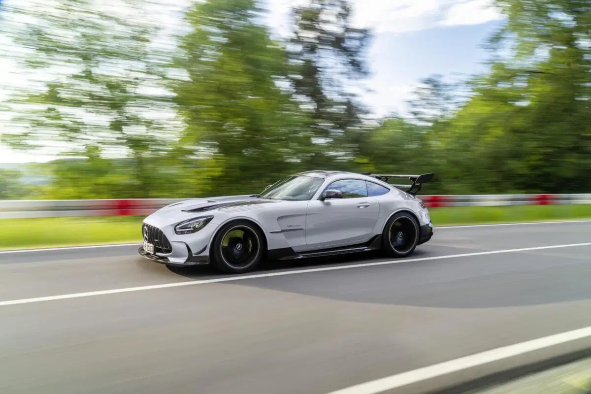 Mercedes AMG GT Black Series: costa quasi 400.000 euro ma non la puoi comprare (35)