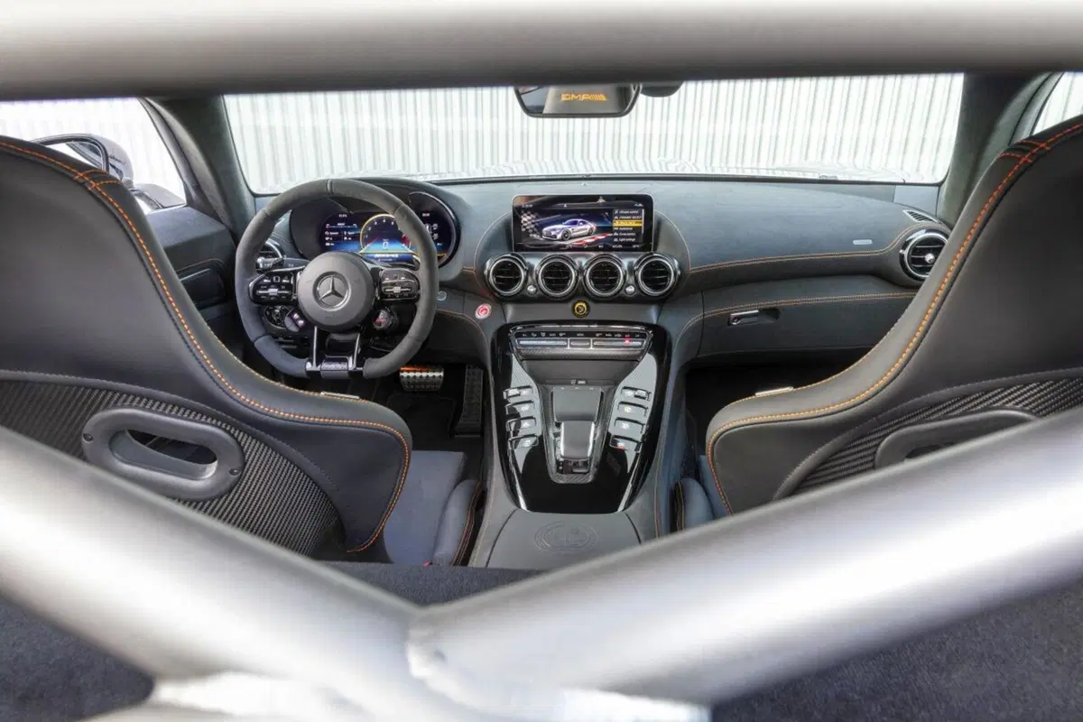 Mercedes AMG GT Black Series: costa quasi 400.000 euro ma non la puoi comprare (39)