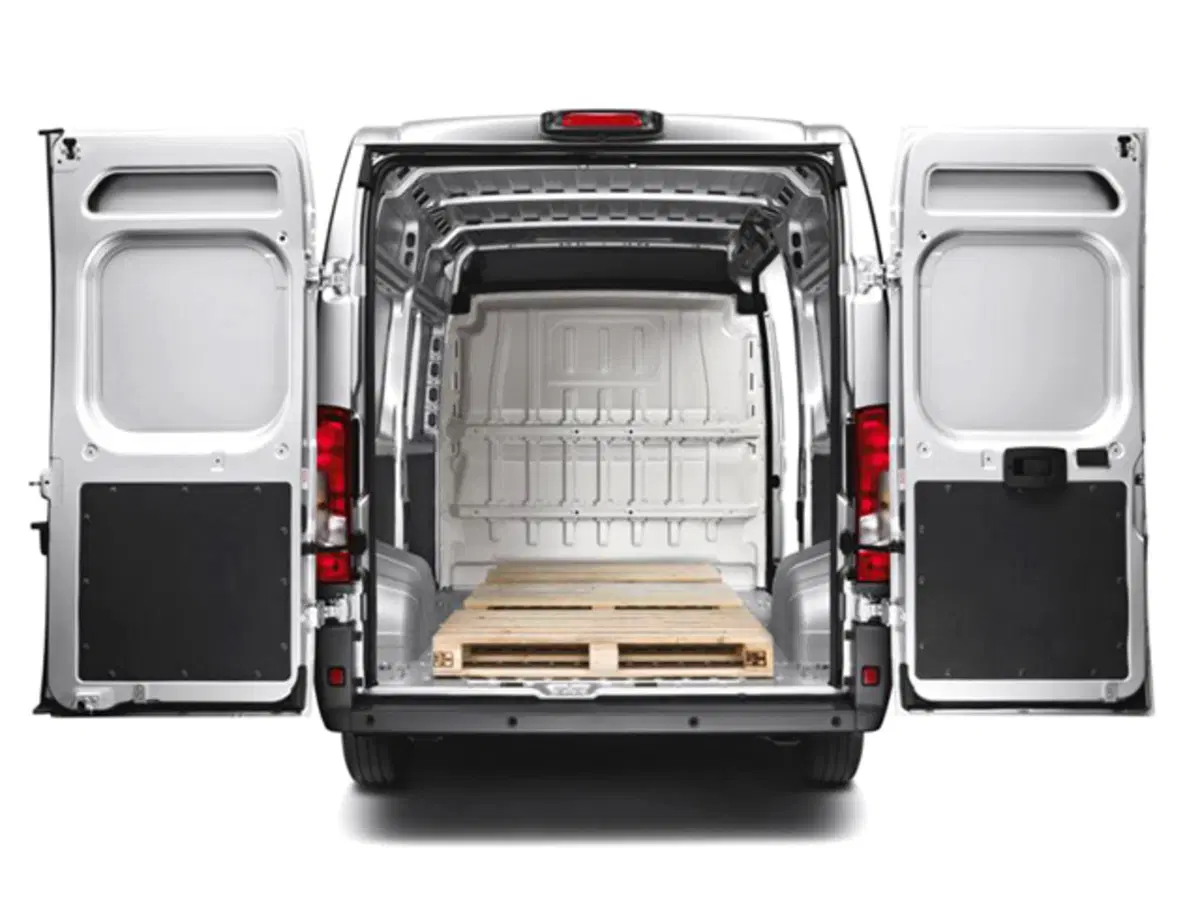 Peugeot Boxer Furgone 335 2.2 HDi/130CV FAP PM-TM Furgone Vetrato