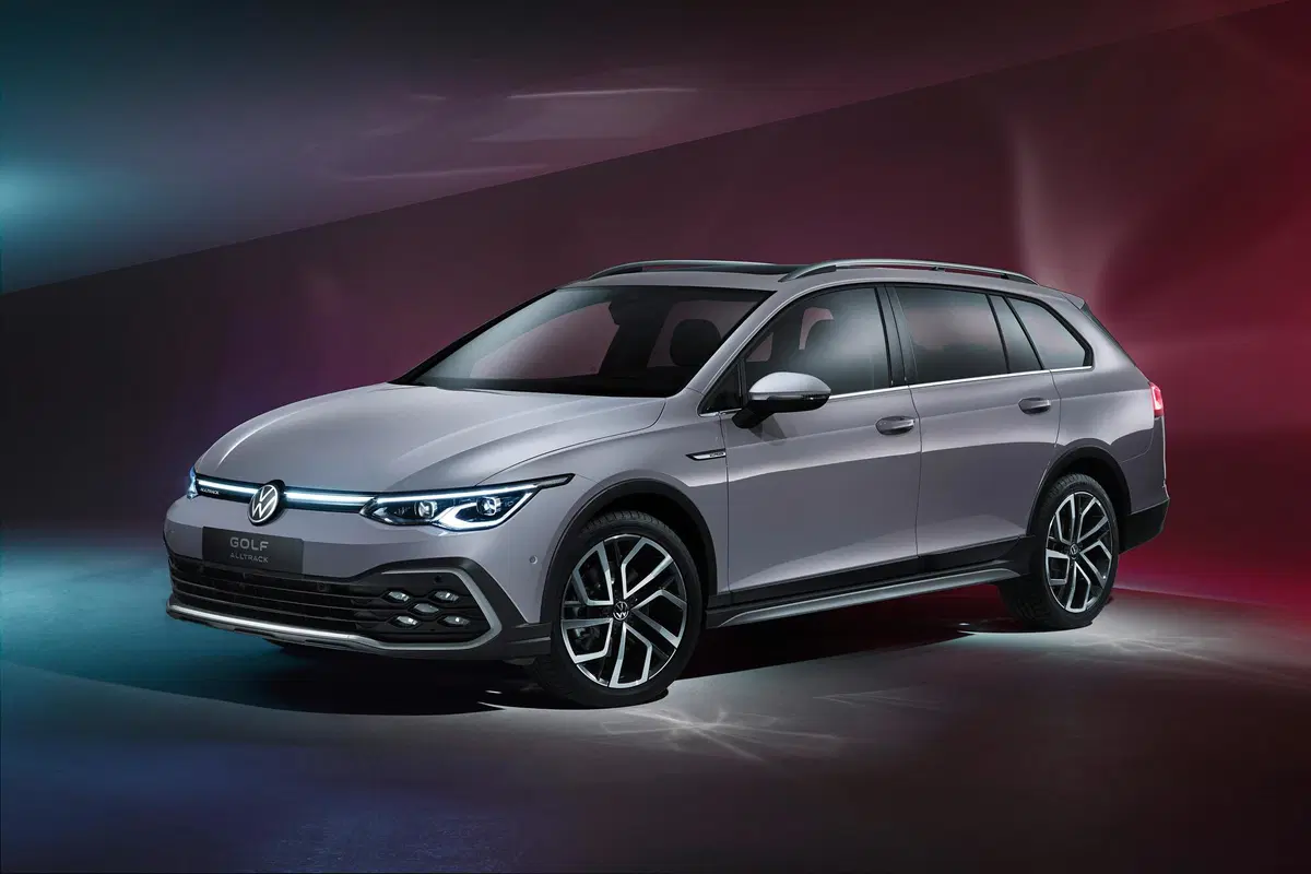 Volkswagen Golf Variant, svelata la wagon (10)