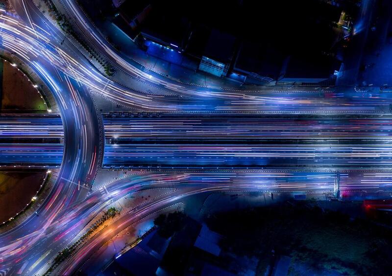 C-V2X, Strade digitali e connesse in 5G: il target &egrave; 2030