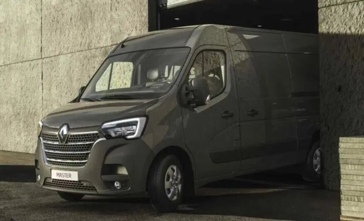 Renault Trucks Master Furgone (2010->>) (3)