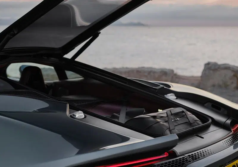 McLaren GT (2019-23) (14)